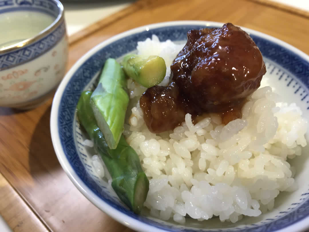 白いご飯との相性もバッチリ。いくらでも食べられそうなメニューです。