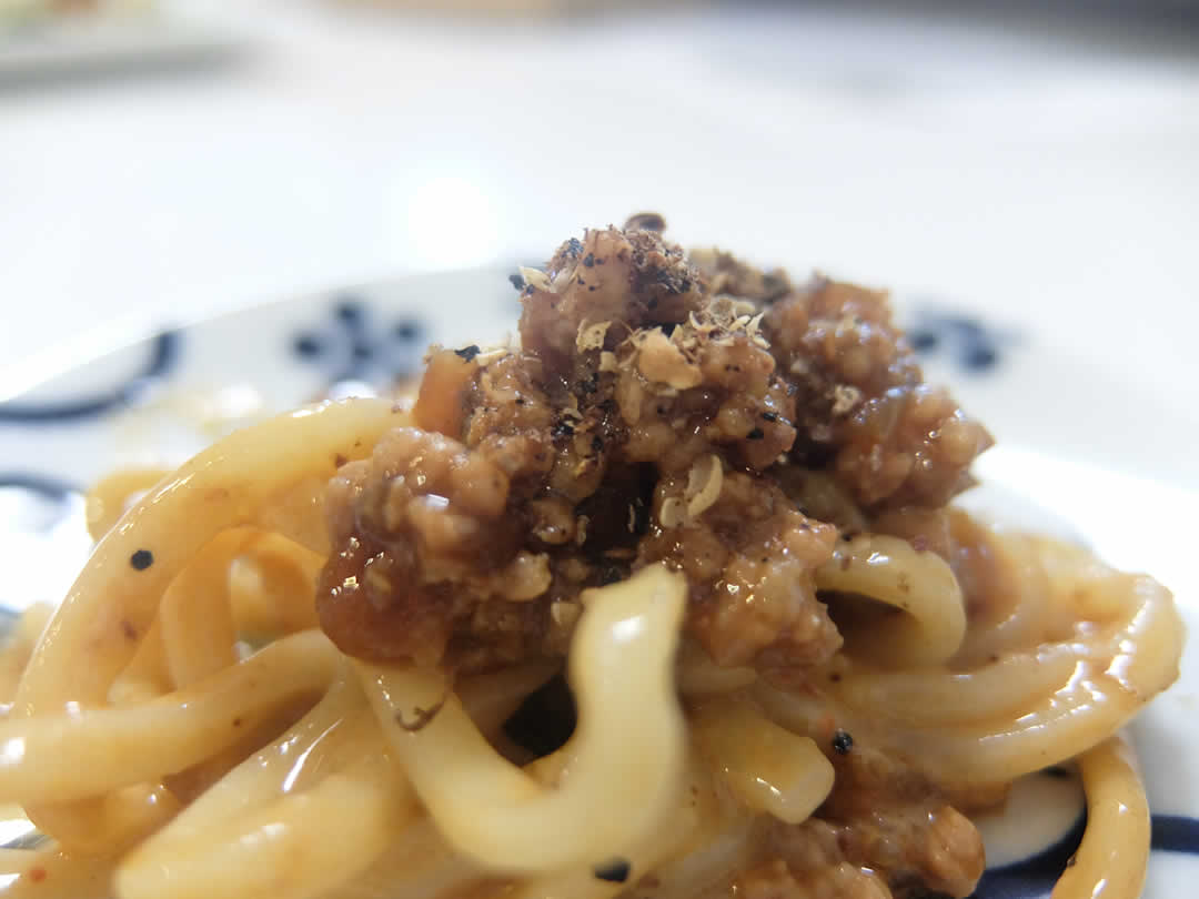 四川料理「坦々麺」のいちばんの特徴は何といっても「花椒」の辛みと香り。